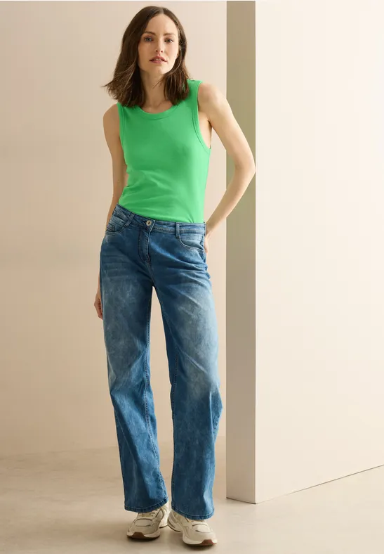 Basic Top mit Rippstruktur