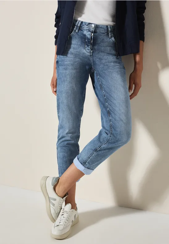 Jeans mit Turn-Up Detail